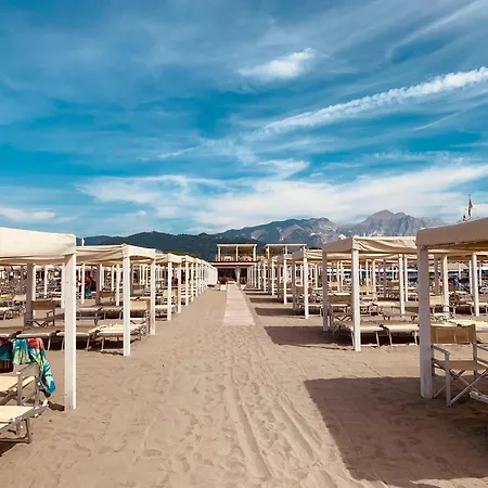 Tatil Evi La Casetta Di Dante Marina Di Carrara